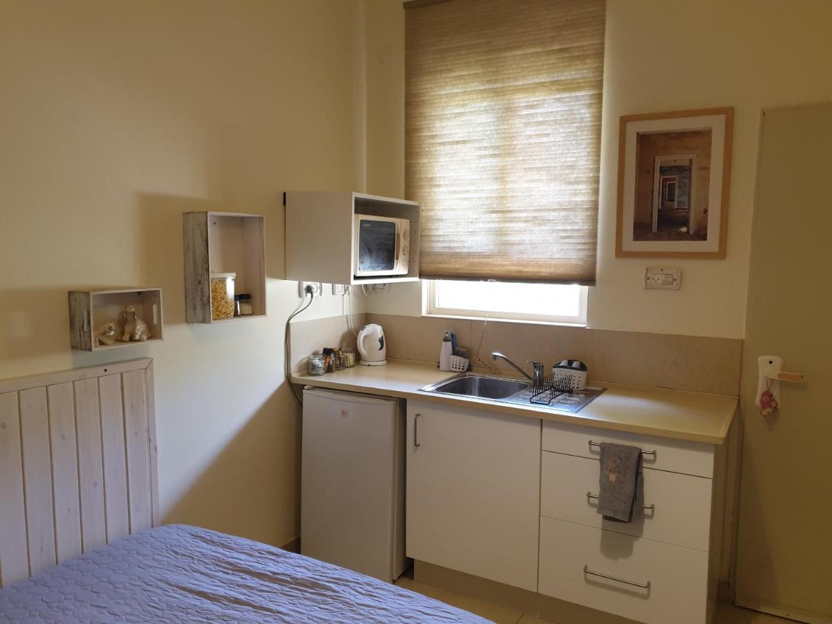 Guy Family Guestroom'S (Adults Only) Midreshet Ben Gurion Exterior photo